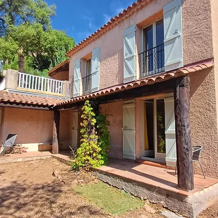 Dom wakacyjny Family In Wooded Estate Near The Sea *