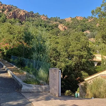 Hébergement de vacances Family In Wooded Estate Near The Sea Saint-Raphaël