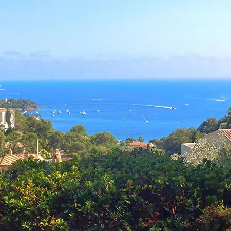 Family In Wooded Estate Near The Sea بيت للعطل *