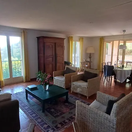 Family In Wooded Estate Near The Sea بيت للعطل *
